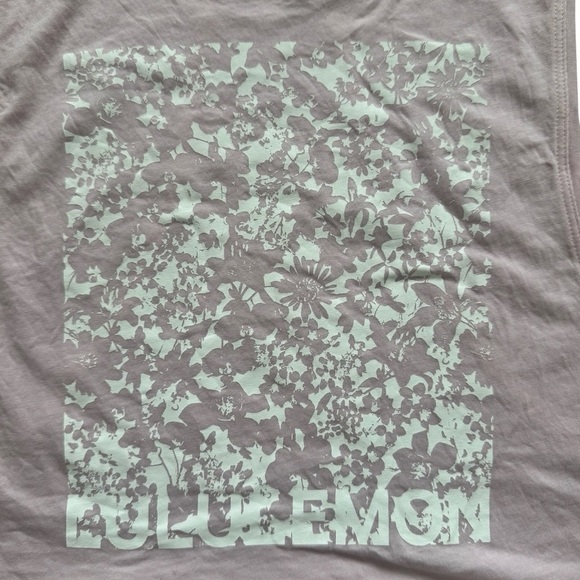 Lululemon Muscle Love Crop Tank *Expression - Petals, Size 6 - Picture 10 of 11